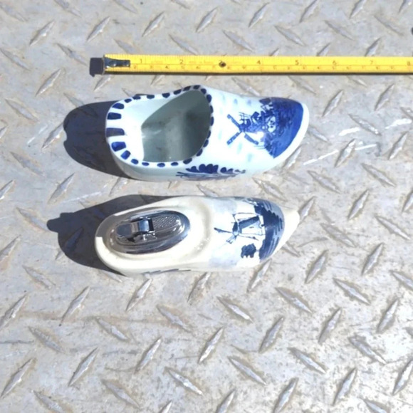 Delftsblauw Porcelain Shoes - Picture 1 of 3